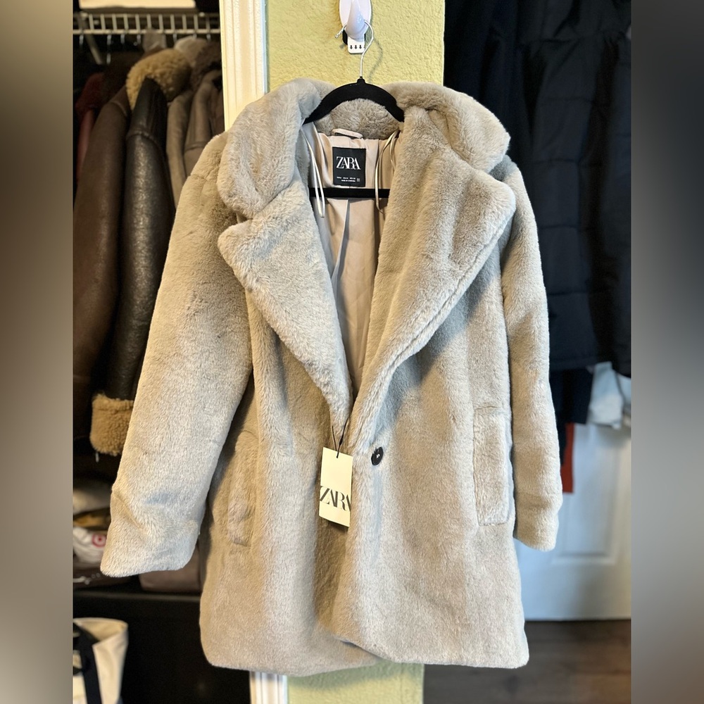 ❌SOLD❌ ZARA Faux Fur Coat
